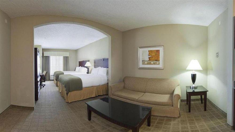 Holiday Inn Express Hotel & Suites Shawnee I-40 By Ihg Dış mekan fotoğraf