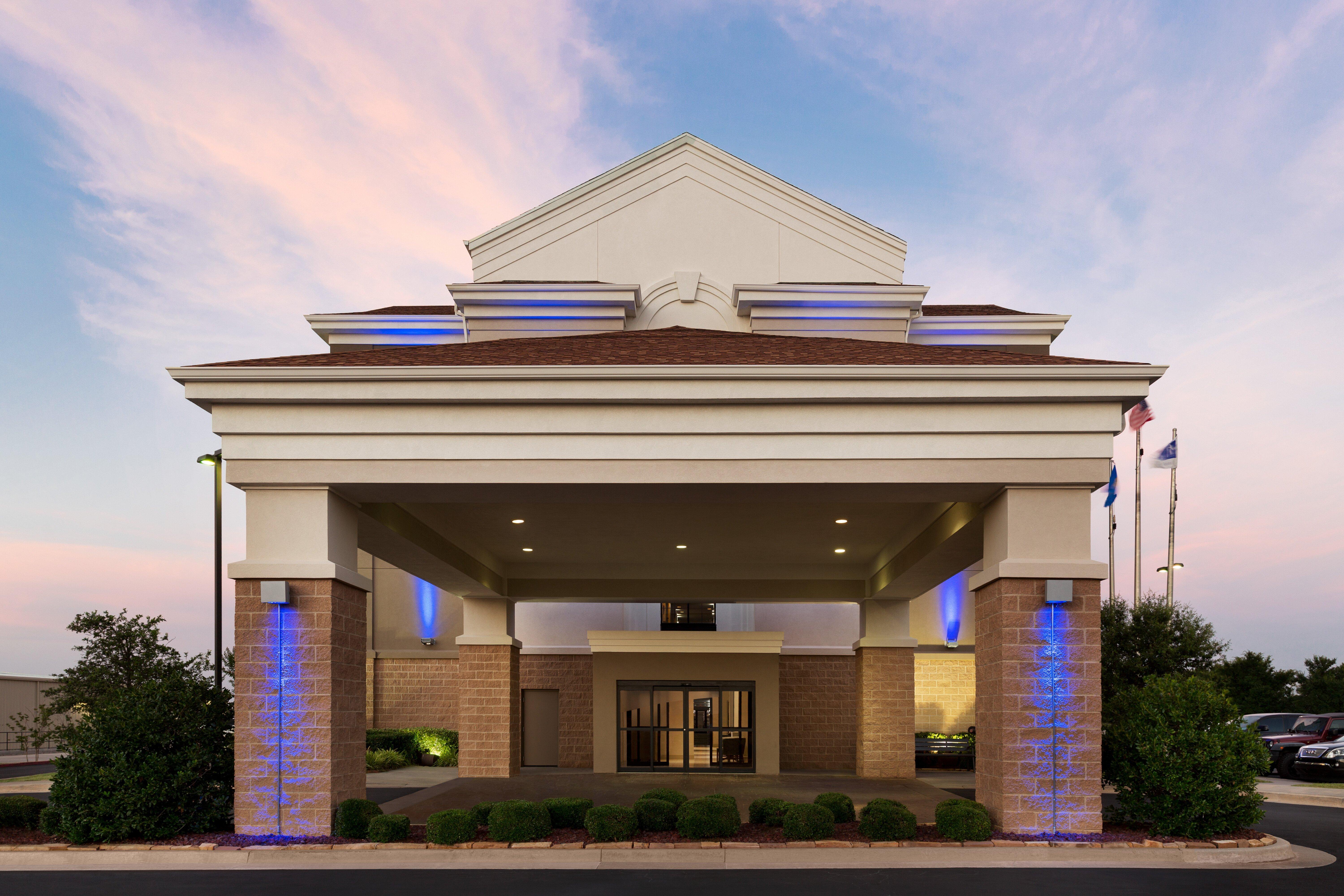 Holiday Inn Express Hotel & Suites Shawnee I-40 By Ihg Dış mekan fotoğraf