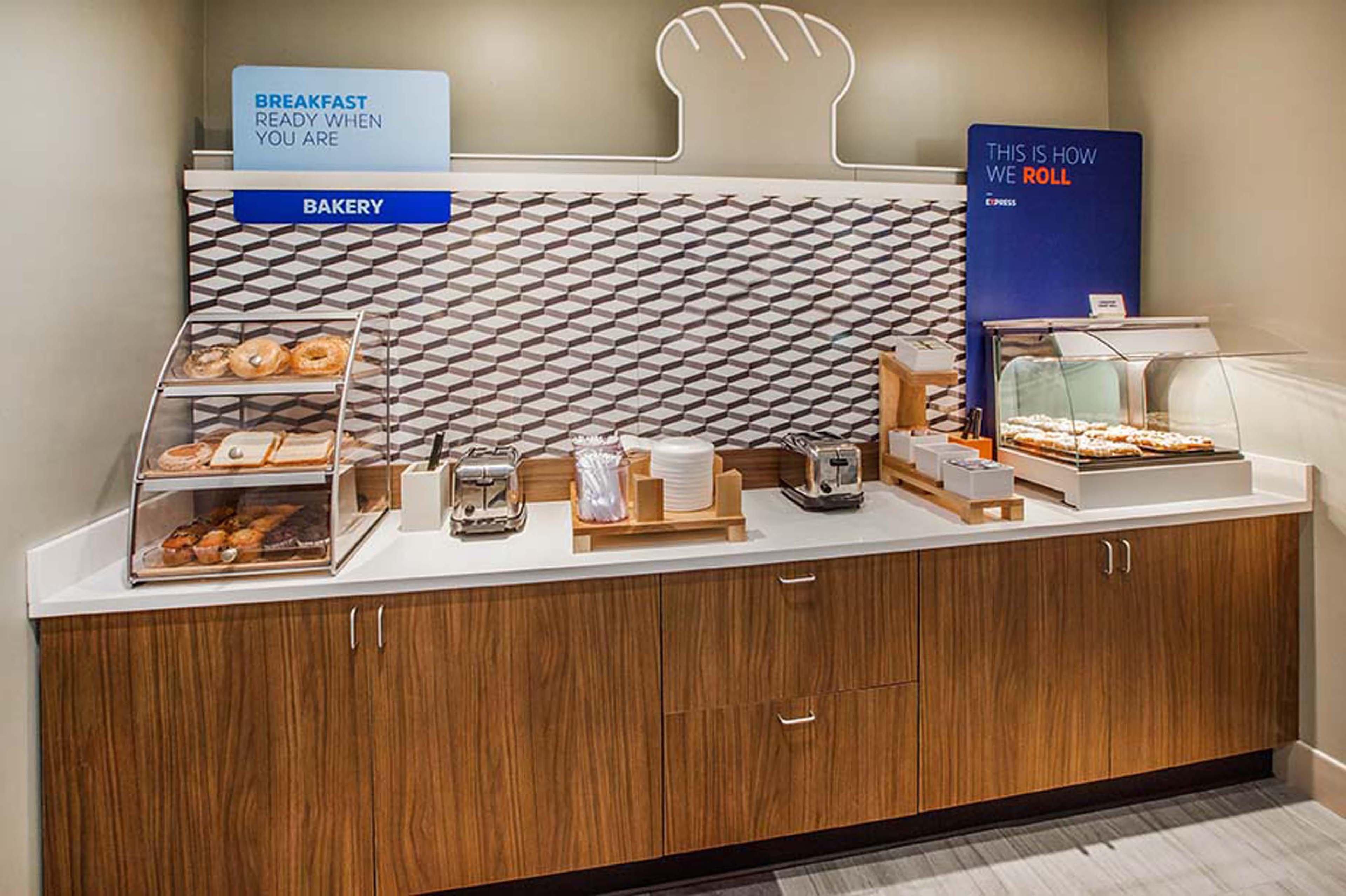 Holiday Inn Express Hotel & Suites Shawnee I-40 By Ihg Dış mekan fotoğraf