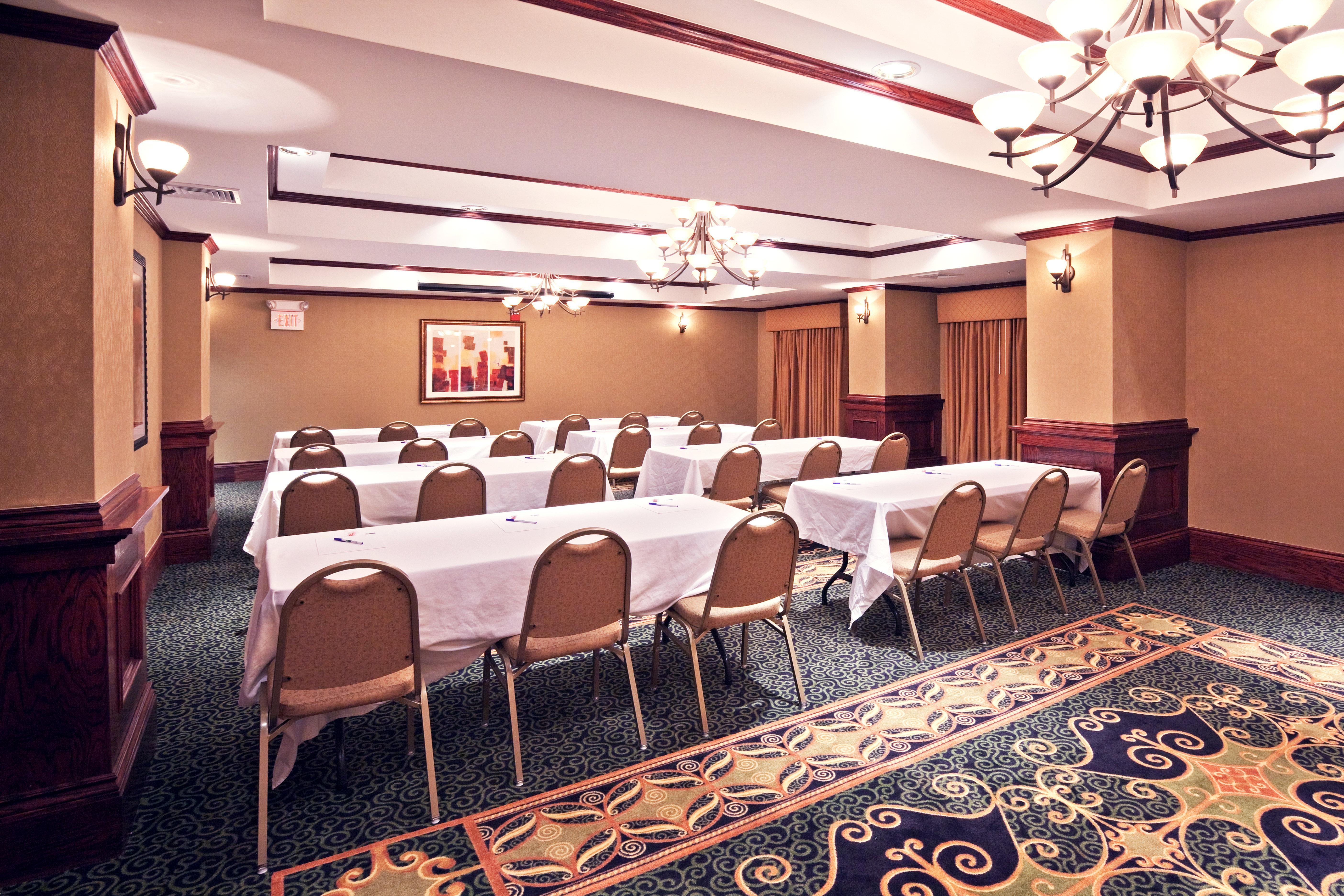 Holiday Inn Express Hotel & Suites Shawnee I-40 By Ihg Dış mekan fotoğraf
