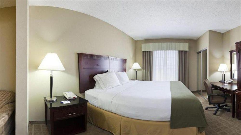 Holiday Inn Express Hotel & Suites Shawnee I-40 By Ihg Dış mekan fotoğraf