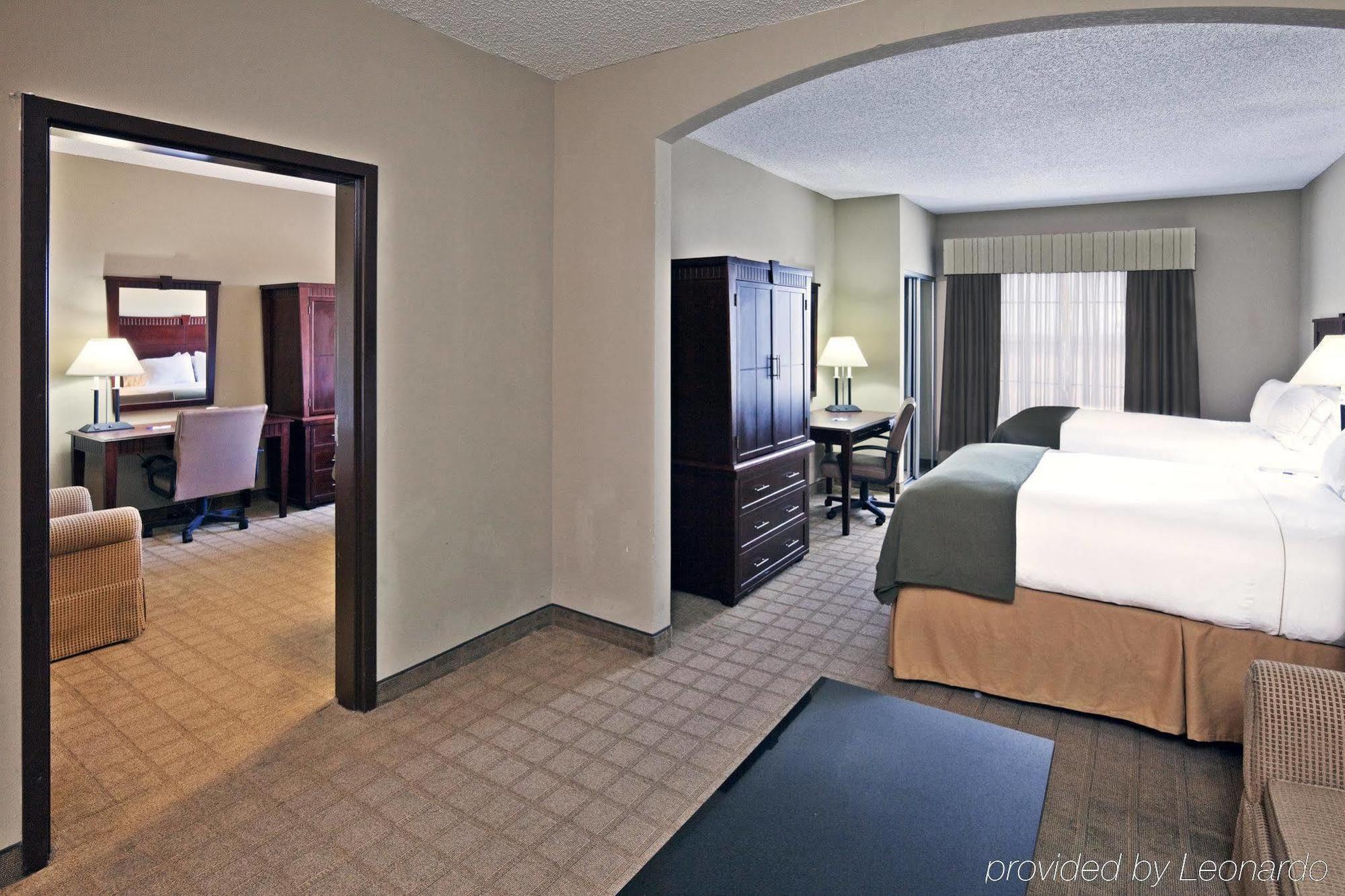 Holiday Inn Express Hotel & Suites Shawnee I-40 By Ihg Oda fotoğraf