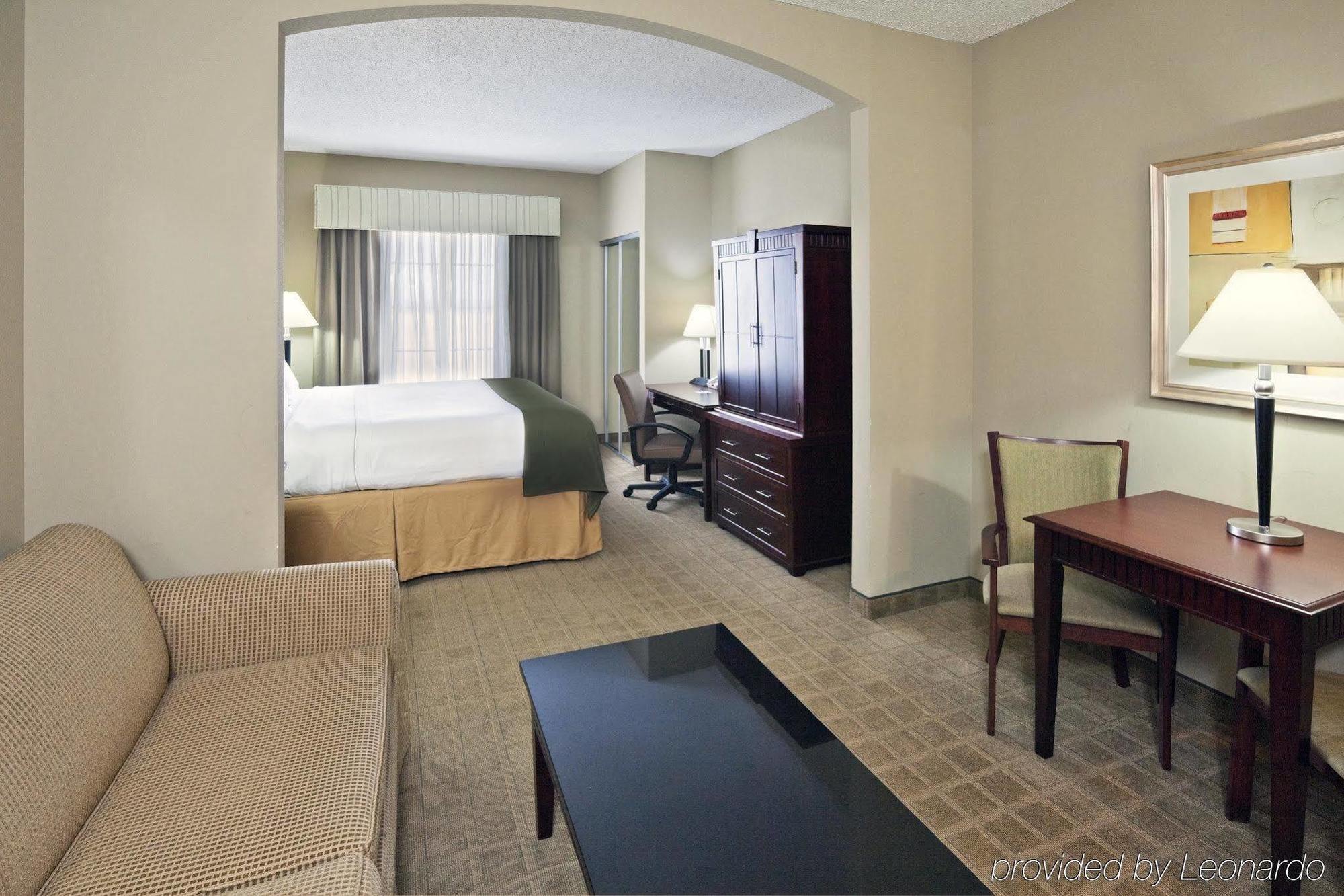 Holiday Inn Express Hotel & Suites Shawnee I-40 By Ihg Oda fotoğraf